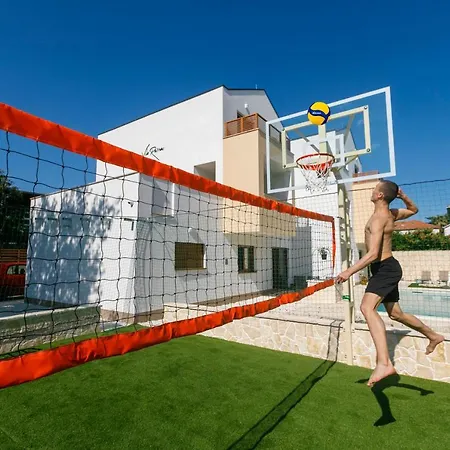 ヴィラ Rusinac - Private Heated Pool Kaštela