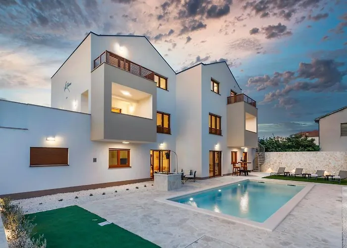 Rusinac - Private Heated Pool