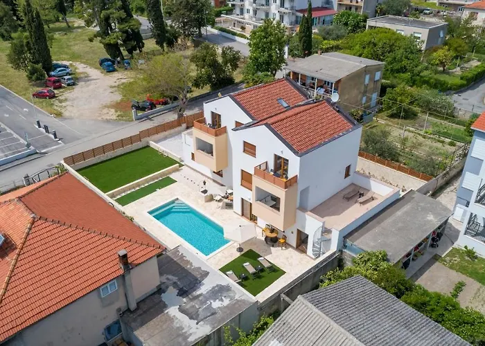 Vila Rusinac - Private Heated Pool *