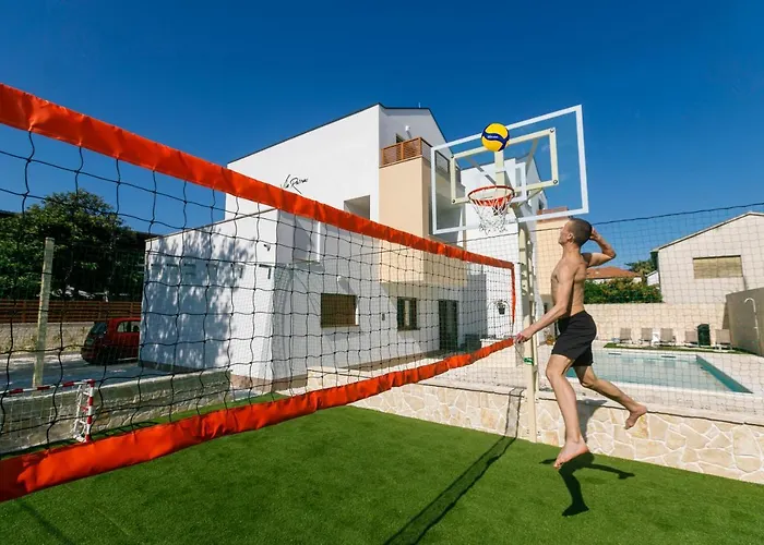 Vila Rusinac - Private Heated Pool Kaštela