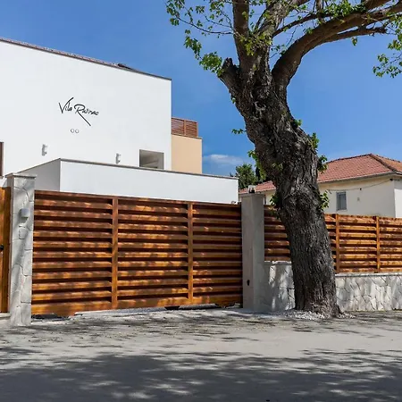 Rusinac - Private Heated Pool Villa