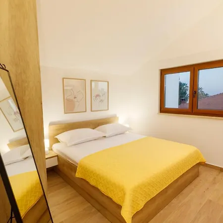 Rusinac - Private Heated Pool * Kastela