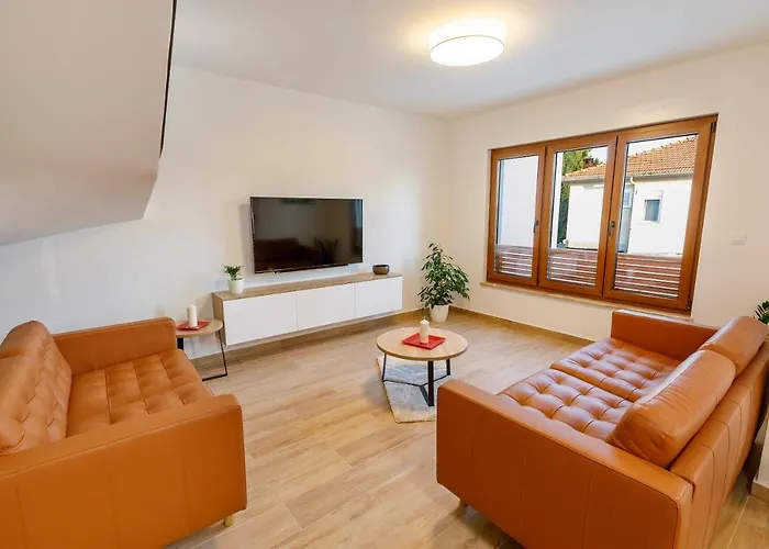 Rusinac - Private Heated Pool *