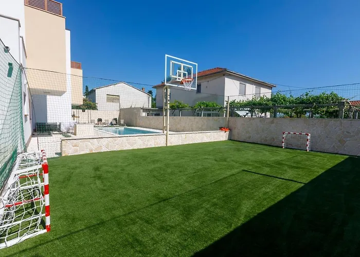 Rusinac - Private Heated Pool