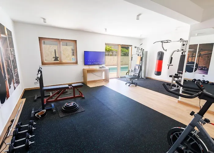 Villa Rusinac - Private Heated Pool *