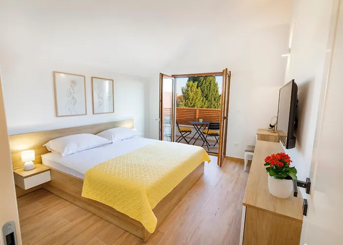 Rusinac - Private Heated Pool *